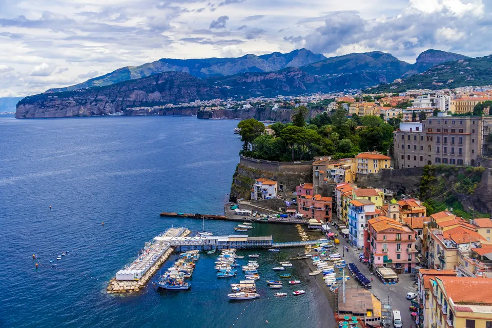 Sorrento — En tren con la Circumvesuviana