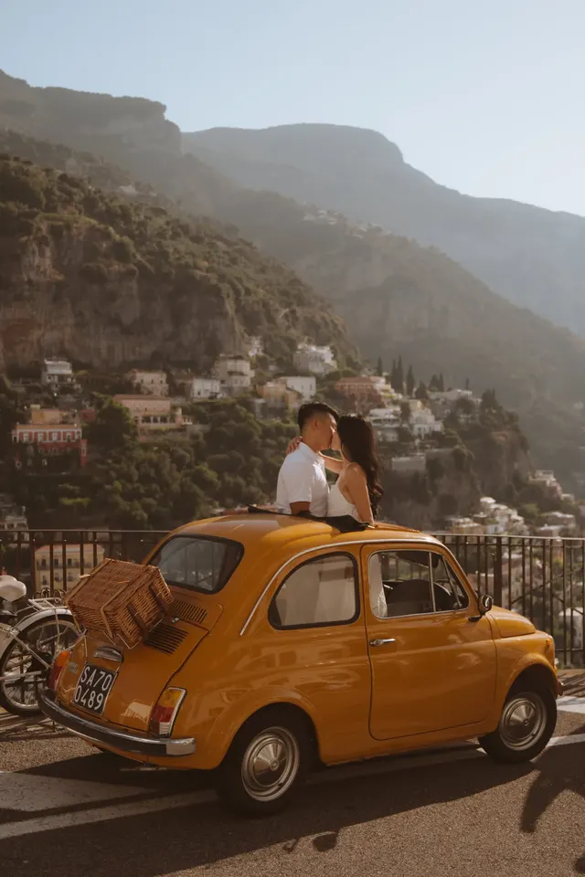 Gelber Vintage Fiat 500